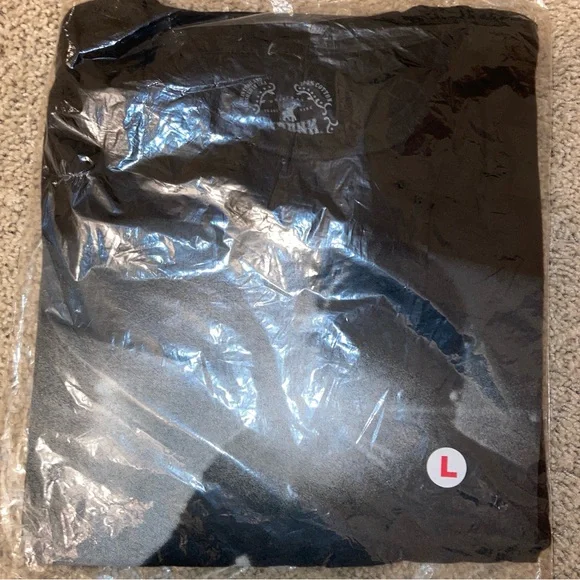 *New* Roger Waters The Wall Live VIP Concert T-Shirt - Picture 7 of 7